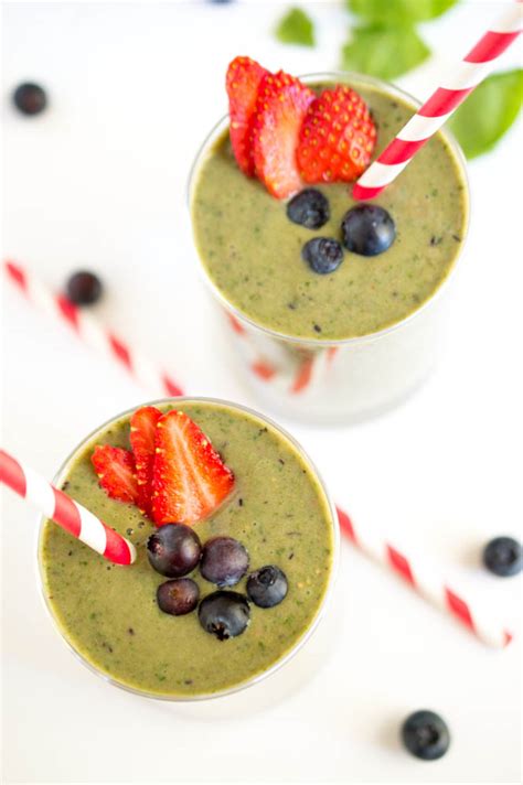 berry-spinach-smoothie-chef-savvy-healthy-5-minute image