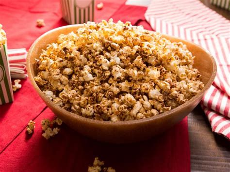 spicy-sweet-popcorn-recipe-tiffani-thiessen image