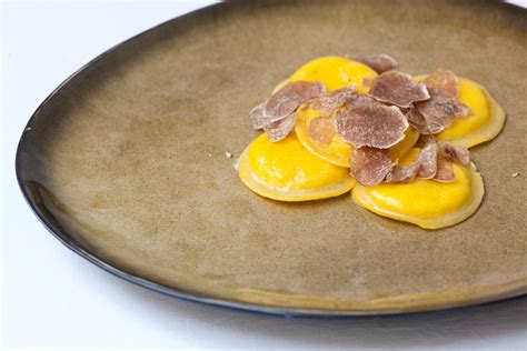 egg-yolk-ravioli-recipe-with-truffles-great-italian image