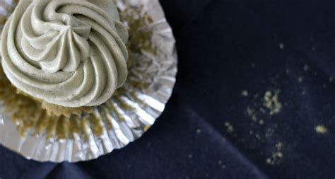 green-tea-matcha-cupcake-recipe-with-matcha-frosting image