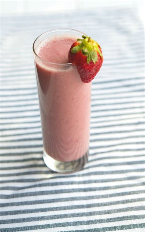 banana-strawberry-and-peach-smoothie-carries image
