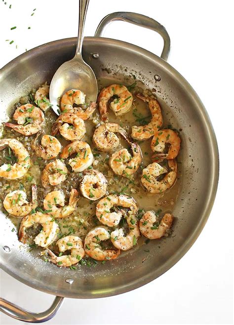 one-pan-shrimp-in-white-wine-sauce-robust image