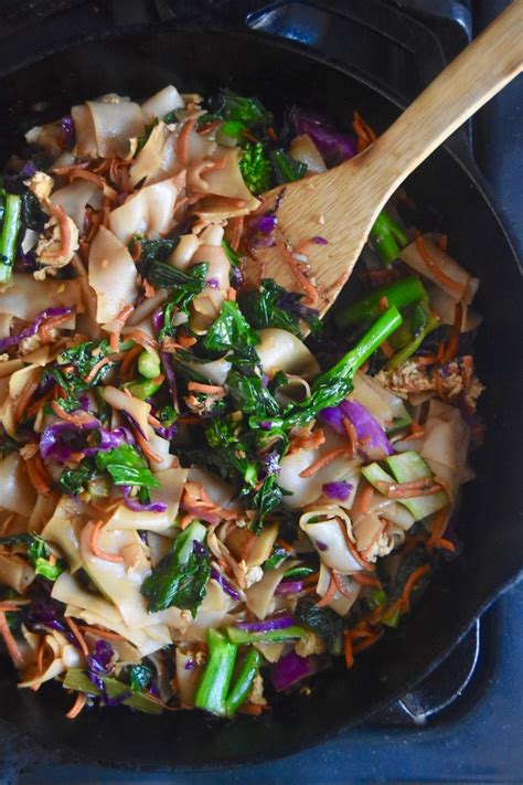 thai-stir-fried-rice-noodles-healthy-dinner image
