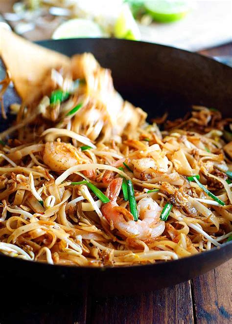 prawn-shrimp-pad-thai-spice-i-am-restaurant image