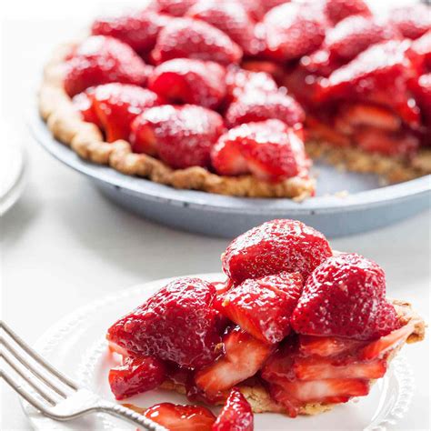 fresh-strawberry-pie-summer-must-have-simply image