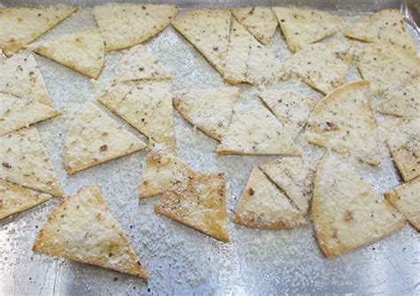low-carb-tortilla-crackers-prettyfood image