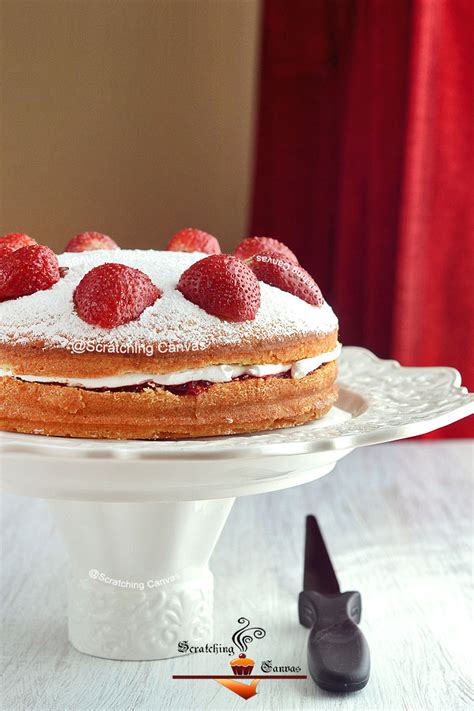 classic-victoria-sponge-sandwich-cake-british-tea image