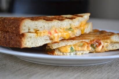 grilled-pimento-cheese-sandwiches-tasty-kitchen image