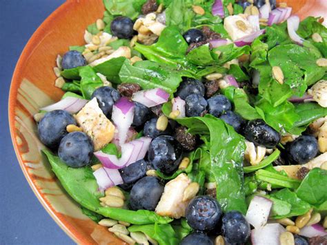 blueberry-spinach-salad-with-grilled-chicken image