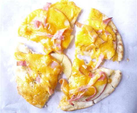 apple-ham-and-cheddar-pita-pizza-healthy image