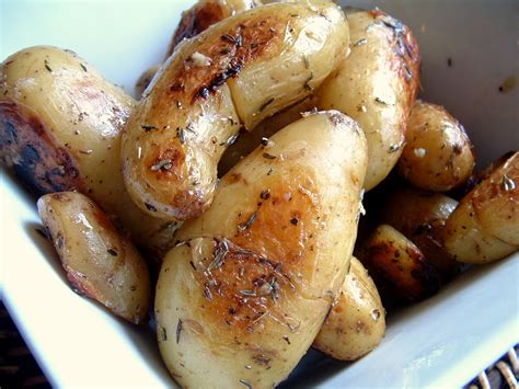 how-to-make-stove-top-cracked-fingerling-potatoes image