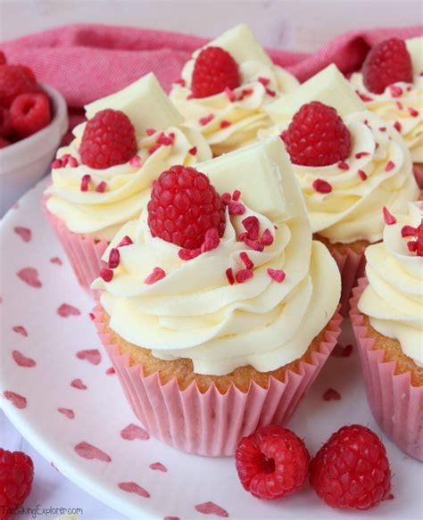 raspberry-white-chocolate-cupcakes-the-baking image