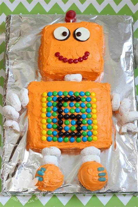 robot-cake-for-a-robot-themed-birthday-party-mom image