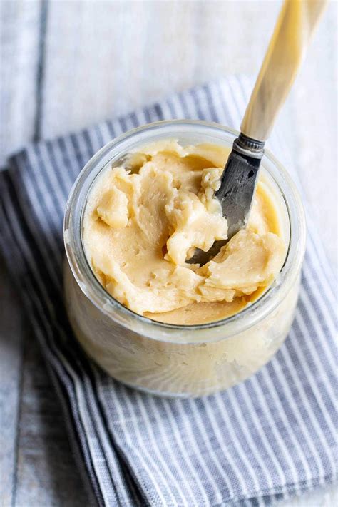 whipped-maple-butter-perfect-for-fall-and-only-needs image