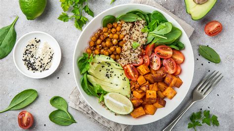 what-you-should-eat-quinoa-and-sweet-potatoes image