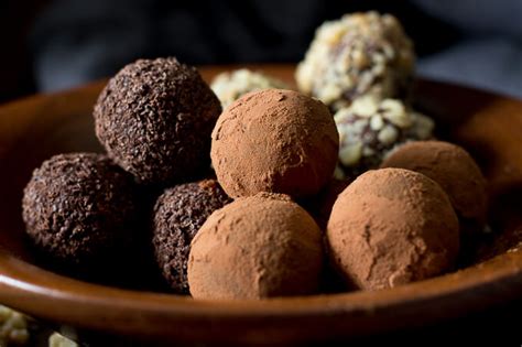 sugar-free-chocolate-truffles-low-carb-keto image