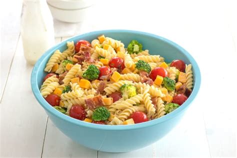 bacon-cheddar-ranch-pasta-salad-recipe-food-fanatic image