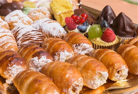 10-of-the-best-italian-pastries-lucas-italy image