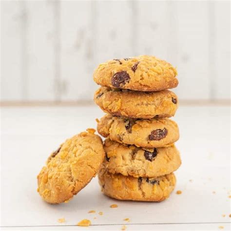 cornflake-cookies-chewy-on-the-inside-crunchy-on image