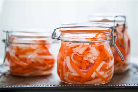 vietnamese-daikon-and-carrot-pickles-do-chua-simply image