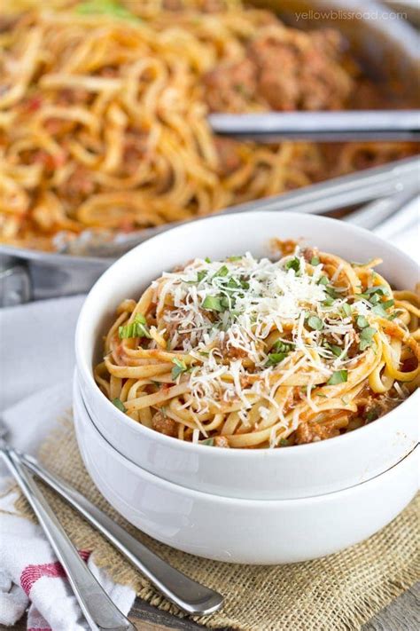 easy-weeknight-spaghetti-with-meat-sauce image