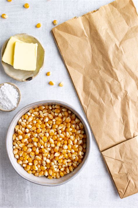 microwave-paper-bag-popcorn-no-oil-robust image