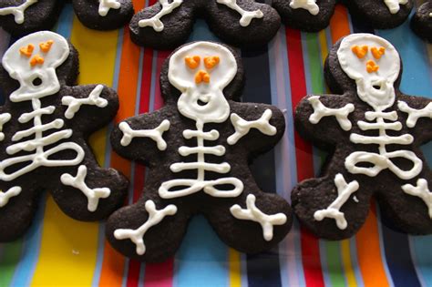 chocolate-cinnamon-skeleton-cookies-marshmallows image