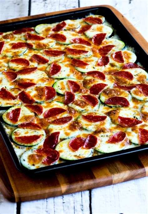 broiled-zucchini-with-mozzarella-and-pepperoni-video image