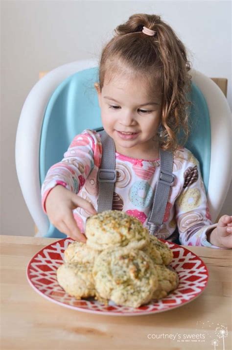 buttery-parmesan-and-parsley-biscuit-recipe-courtneys image