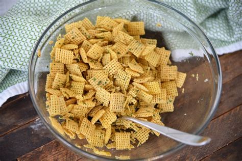 easy-ranch-chex-mix-recipe-best-3-ingredient image