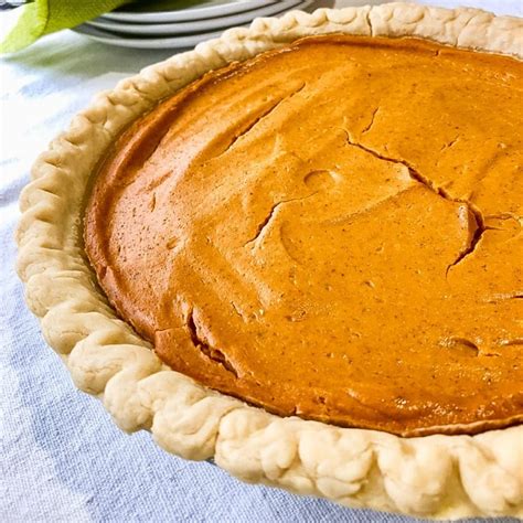 easy-vegan-pumpkin-pie-with-silken-tofu-very-veganish image