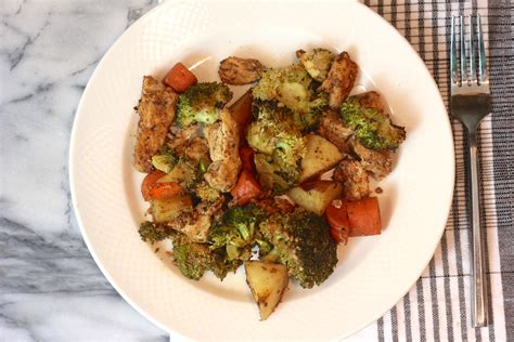 oven-baked-chicken-with-potatoes-and-vegetables image
