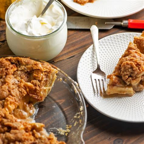 the-best-apple-streusel-pie-recipe-the-mom-100 image