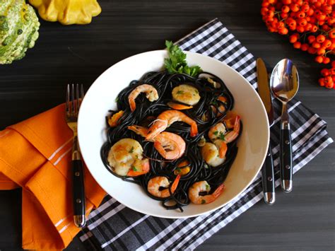 squid-ink-pasta-with-shrimp-and-scallops-italian-food image
