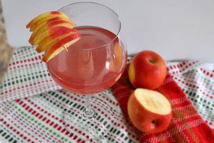 apple-grape-kompot-drink-mydeliciousmealscom image