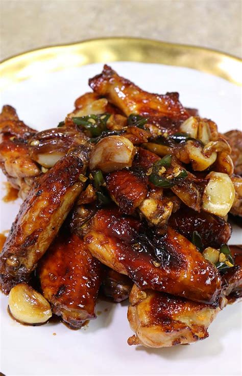 sticky-honey-garlic-wings-recipe-video-seonkyoung image