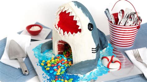 10-nautical-cakes-that-will-totally-float-your-boat image