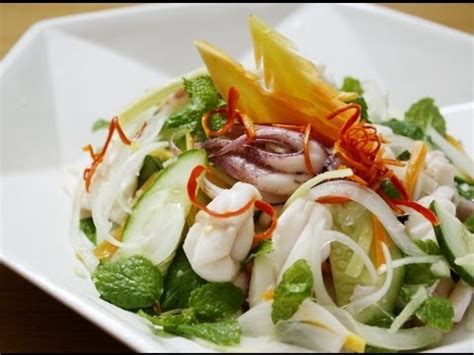 how-to-make-vietnamese-squid-salad-goi-muc image