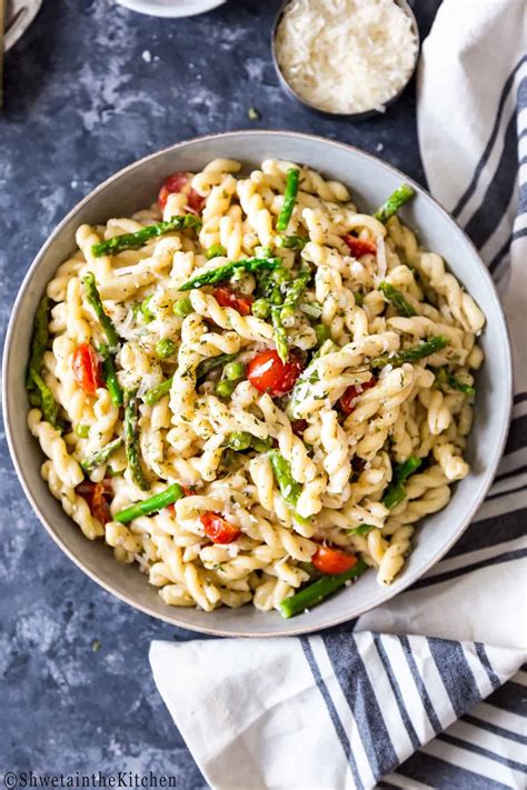 creamy-garlic-pasta-with-veggies-shweta-in-the-kitchen image
