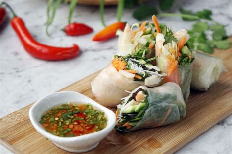 vietnamese-rice-paper-rolls-asian image