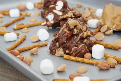 no-bake-cookie-recipe-chocolate-peanut-butter-pretzel image