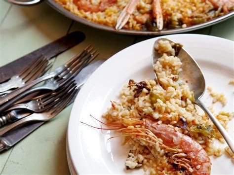 shellfish-paella-paella-de-mariscos-from-spain-serious-eats image