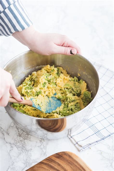 the-best-cheesy-broccoli-cornbread-with-jiffy-mix image