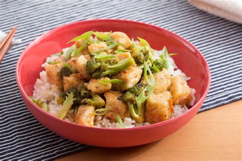 spicy-hoisin-chicken-broccoli-with-garlic-rice-blue image