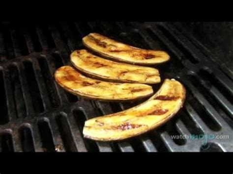 glazed-grilled-bananas-with-chocolate-sauce image