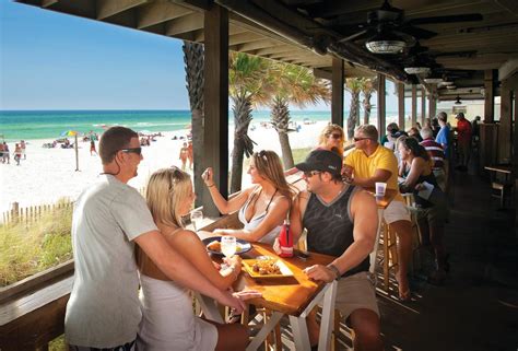 21-beachfront-restaurants-in-panama-city-beach image