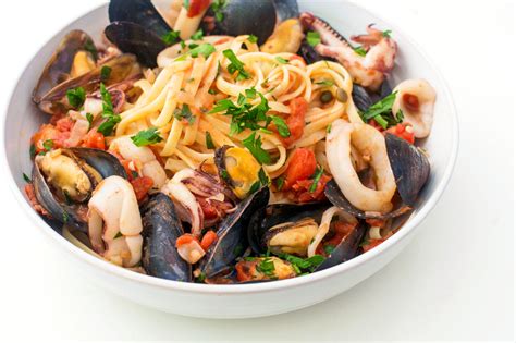 italian-seafood-pasta-with-mussels-calamari-cook-smarts image