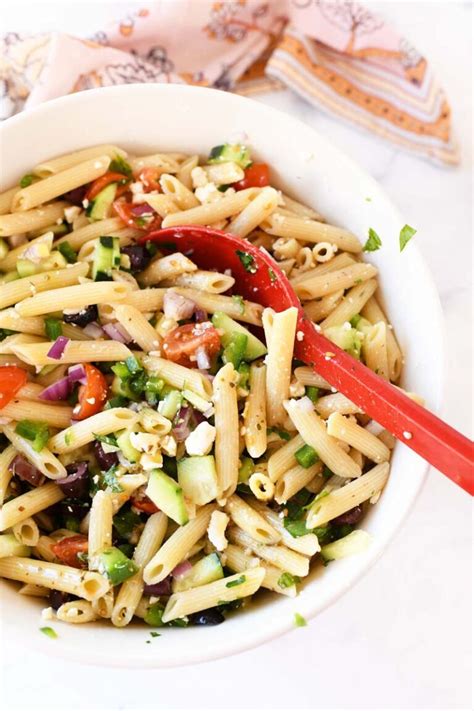 greek-pasta-salad-with-house-dressing-sizzling-eats image
