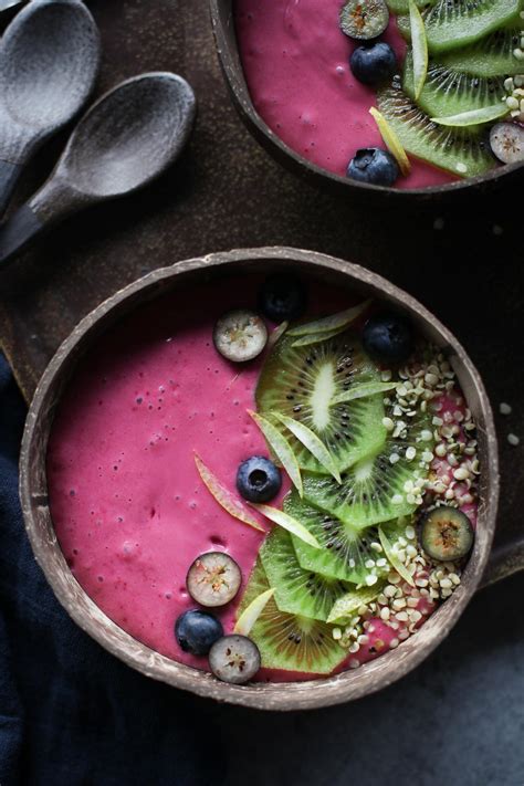 raspberry-lemonade-smoothie-bowl-pick-up-limes image
