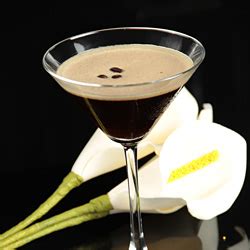 vanilla-martini-recipe-vanilla-flavored-cocktail-drink image